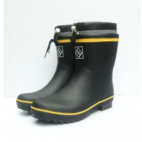 Black toggle wellies with yellow stripe