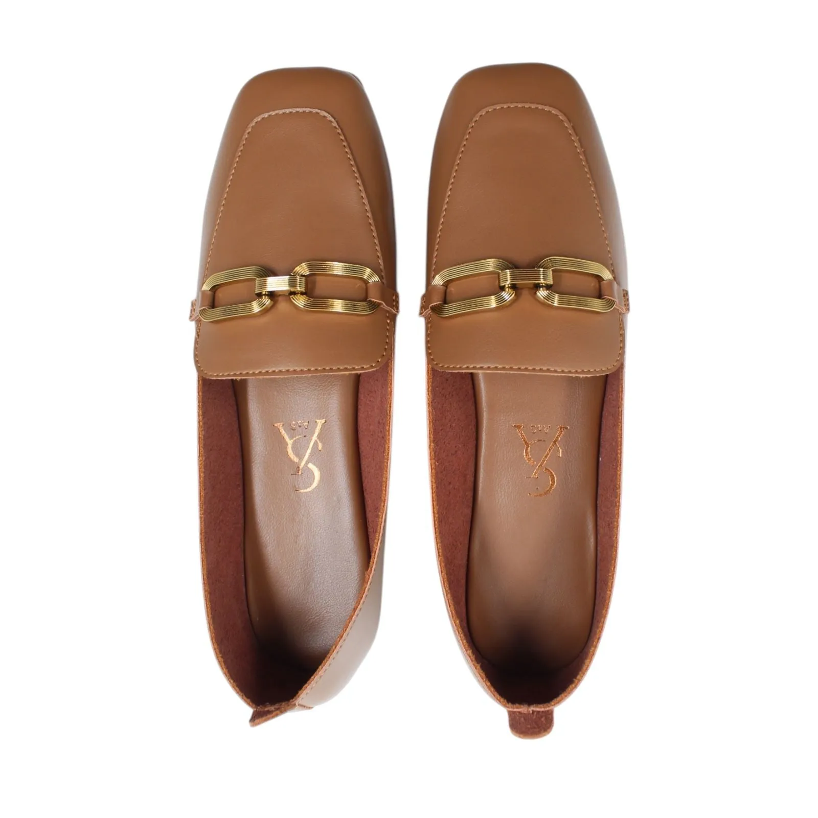Buckled detail cushioned loafers