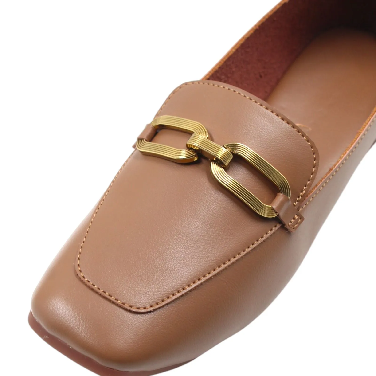 Buckled detail cushioned loafers