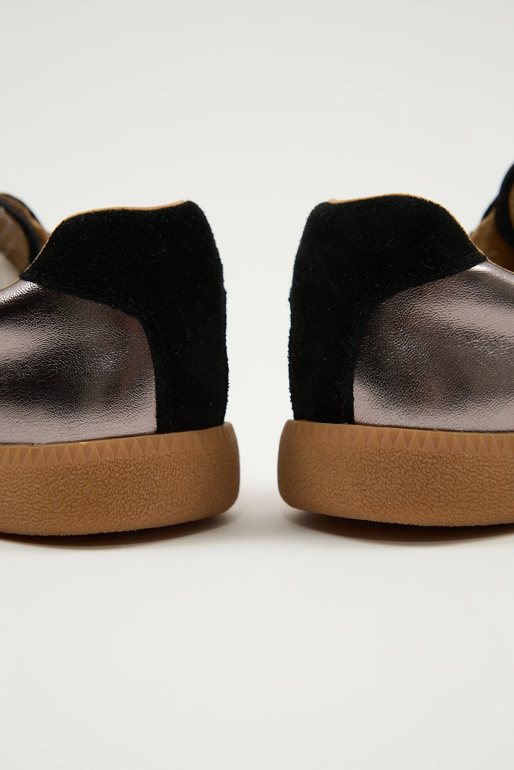 Delta Black