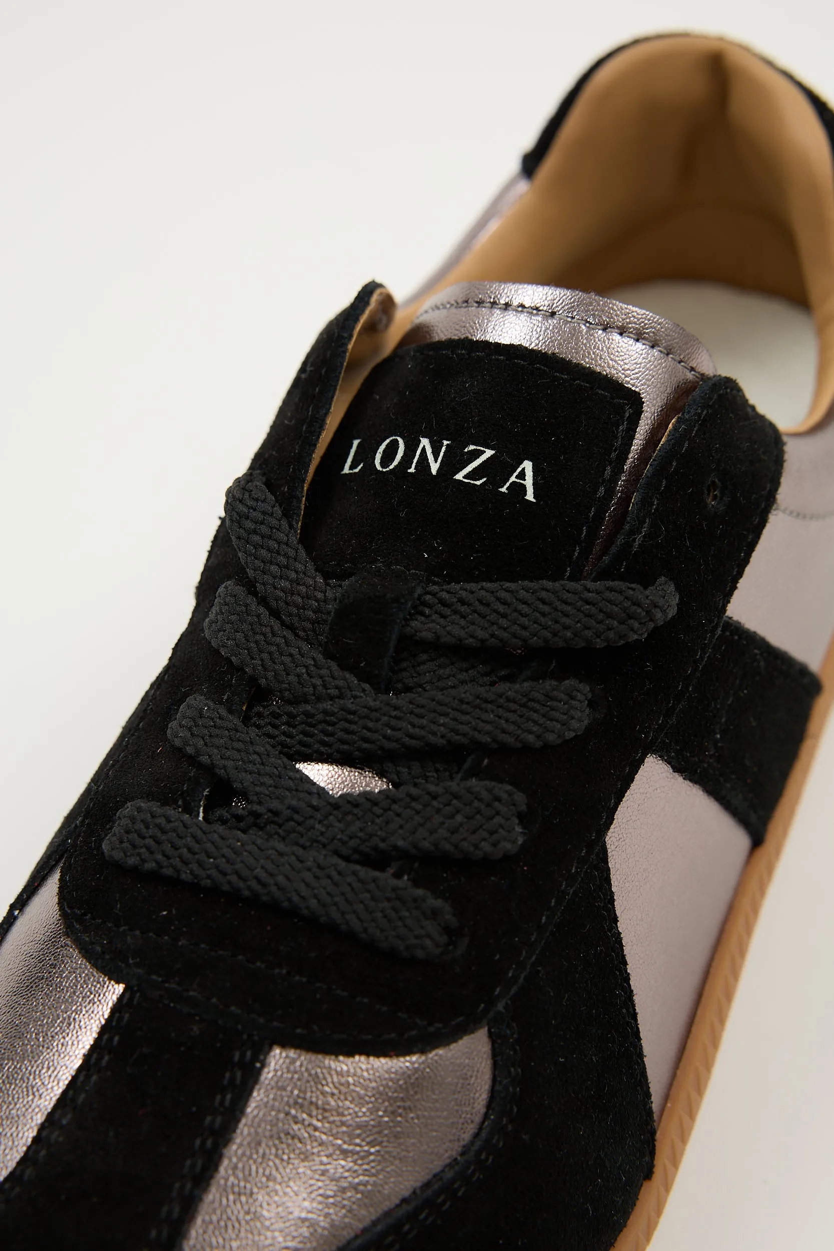 Delta Black