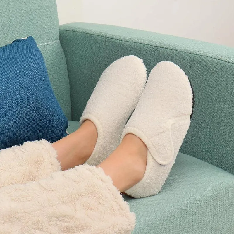 Lightweight Fleece Lined Slippers – Cozy Comfort with Secure Traction