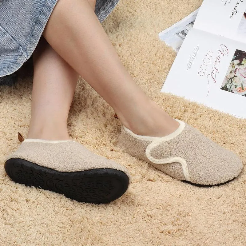 Lightweight Fleece Lined Slippers – Cozy Comfort with Secure Traction