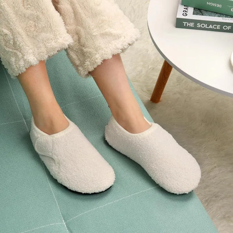 Lightweight Fleece Lined Slippers – Cozy Comfort with Secure Traction