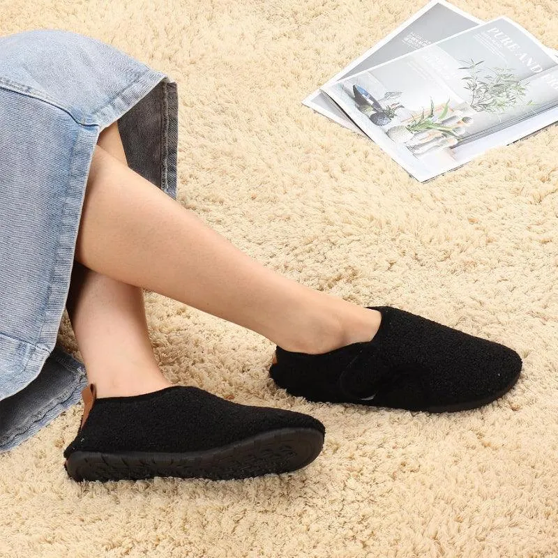 Lightweight Fleece Lined Slippers – Cozy Comfort with Secure Traction