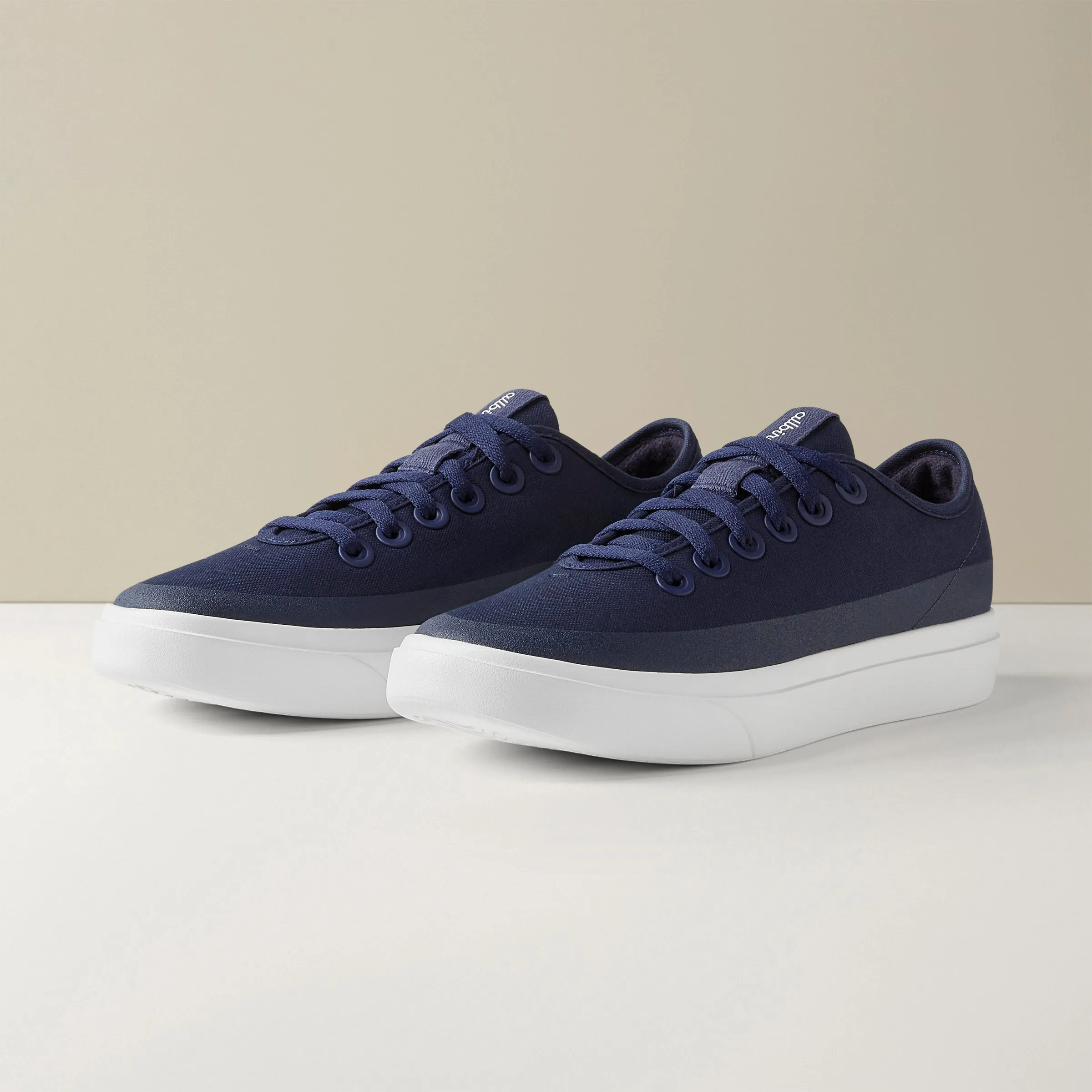 Men's Canvas Pipers