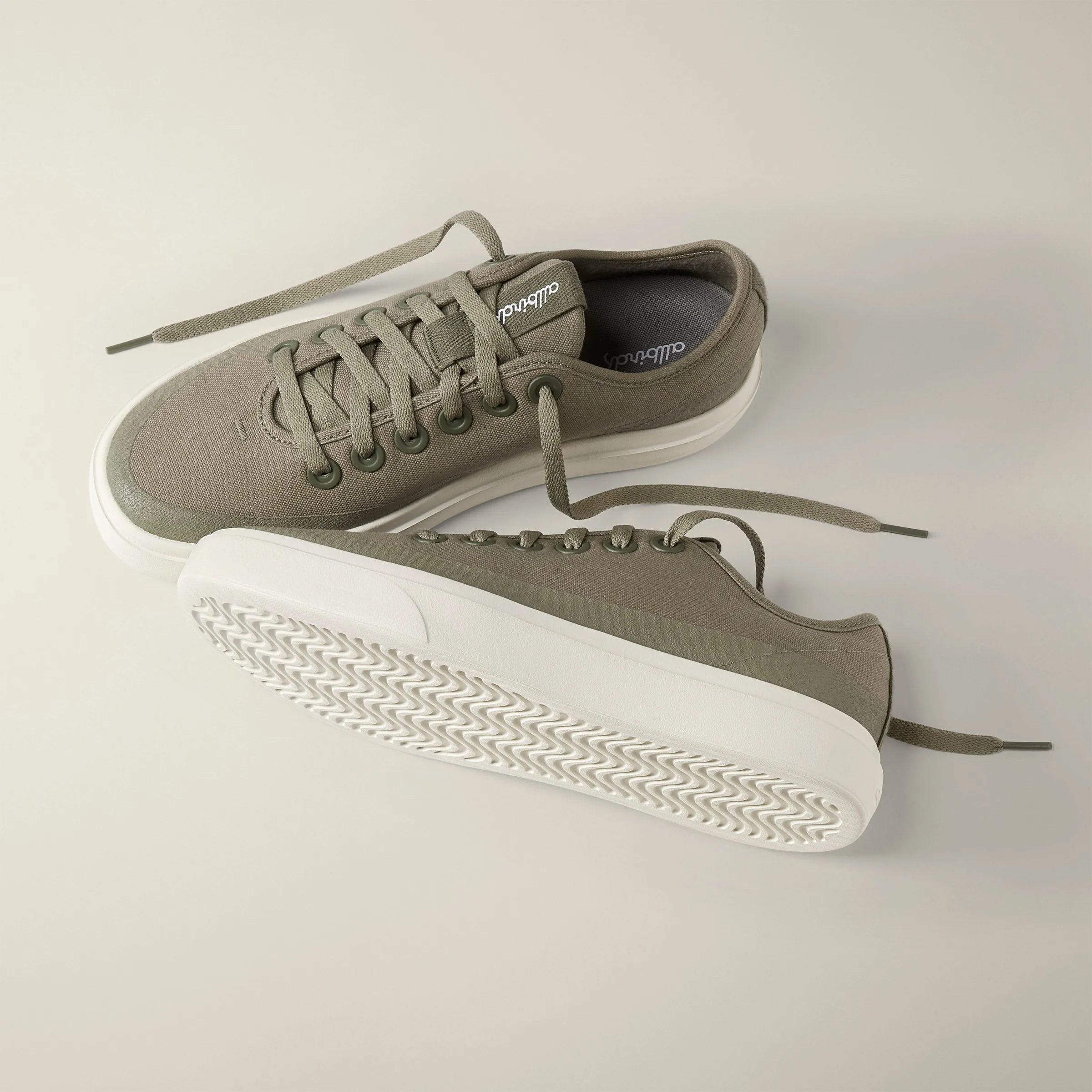 Men's Canvas Pipers